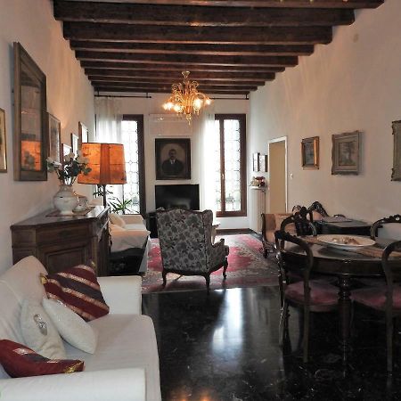 La Poetessa Apartment Венеция Екстериор снимка