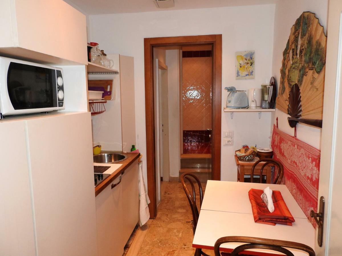 La Poetessa Apartment Венеция Екстериор снимка